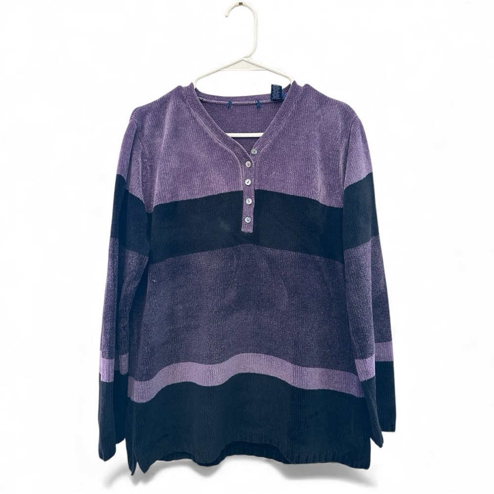 Vintage 90’s/Y2K No Brand Purple and Black Striped V-Neck Sweater Size Small